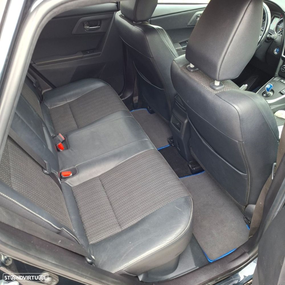 Toyota Auris 1.8 HSD Exclusive - 25
