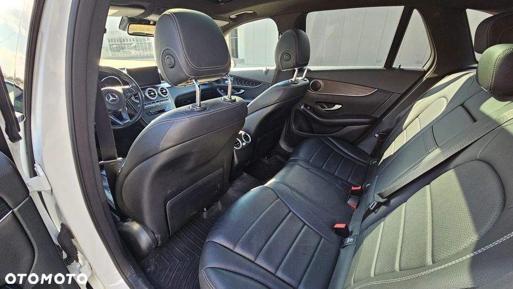 Mercedes-Benz GLC - 12