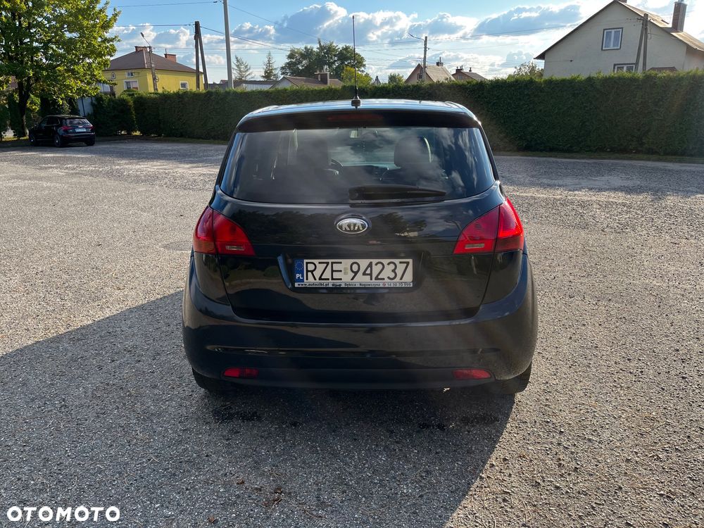 Kia Venga - 8