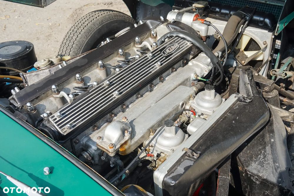Jaguar E-Type - 38