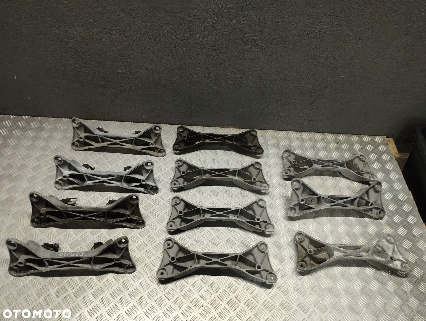 BMW F20 F21 F30 łapa skrzyni biegów 6796607 - 7