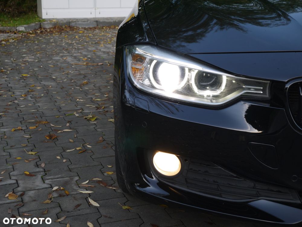 BMW Seria 3 320d Touring Efficient Dynamics Edition - 31