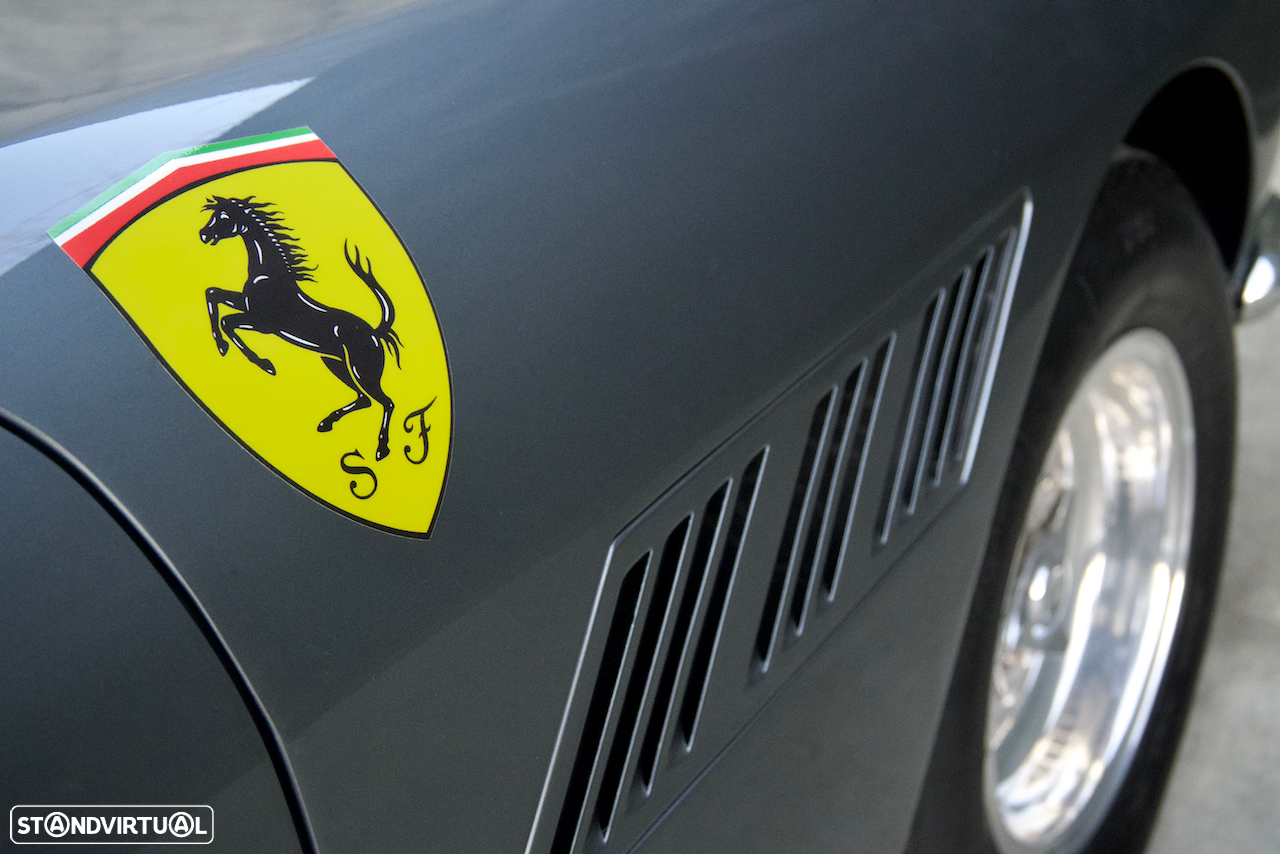 Ferrari 330 - 11
