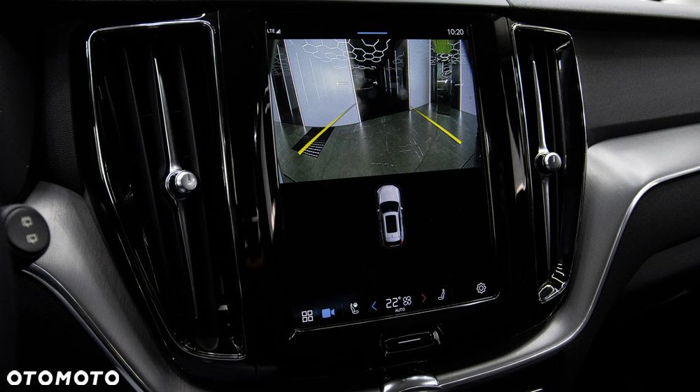 Volvo XC 60 B4 D Momentum Pro - 27