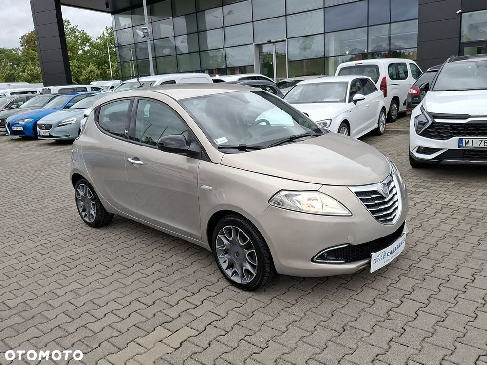 Lancia Ypsilon - 2