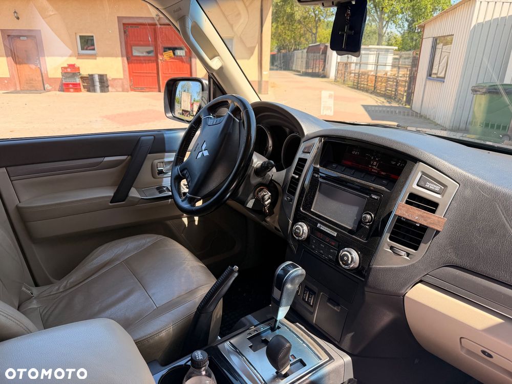 Mitsubishi Pajero 3.2 DID Instyle EU6 - 16