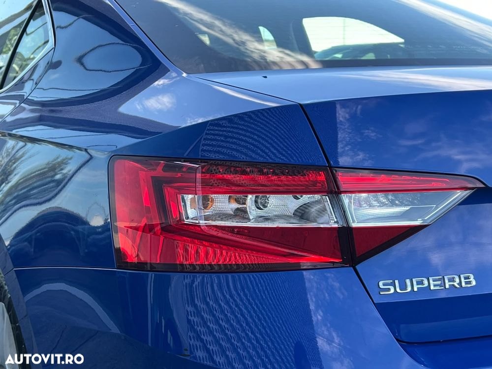 Skoda Superb 2.0 TDI DSG Ambition - 35