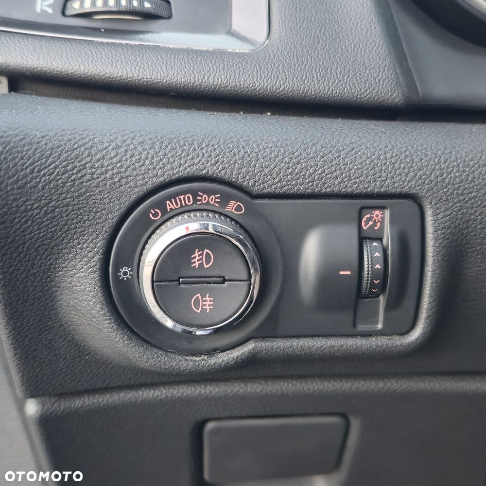 Opel Astra 1.7 CDTI DPF Cosmo - 32