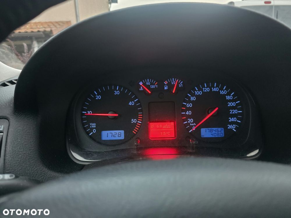 Volkswagen Golf 1.9 TDI Comfortline - 10