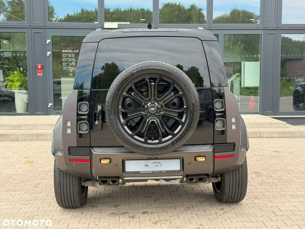 Land Rover Defender - 6