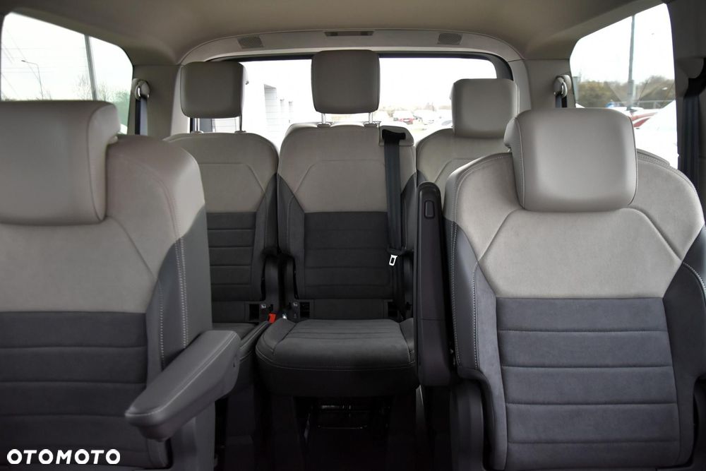 Volkswagen Multivan - 21