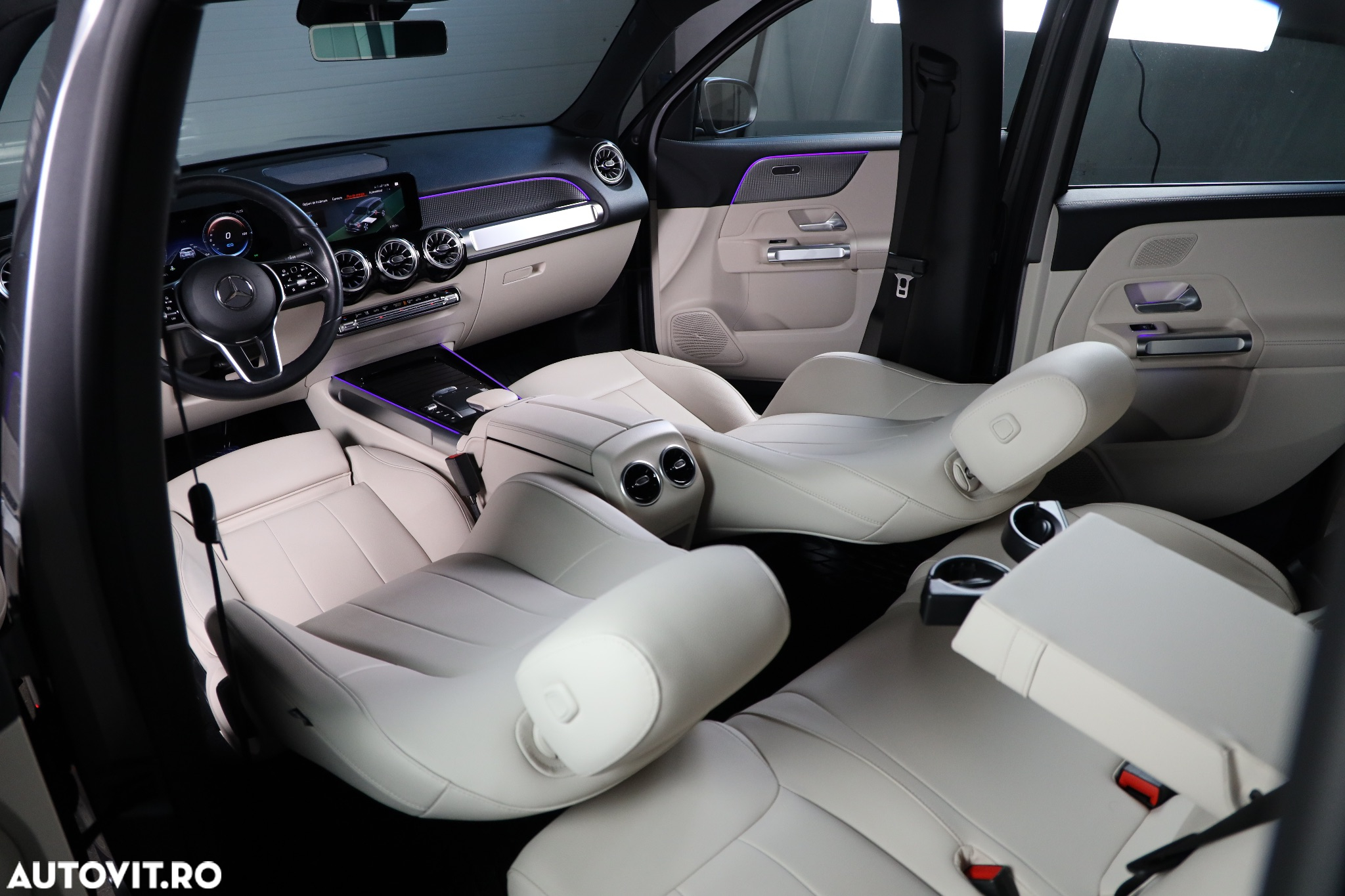 Mercedes-Benz EQB 300 4MATIC - 10