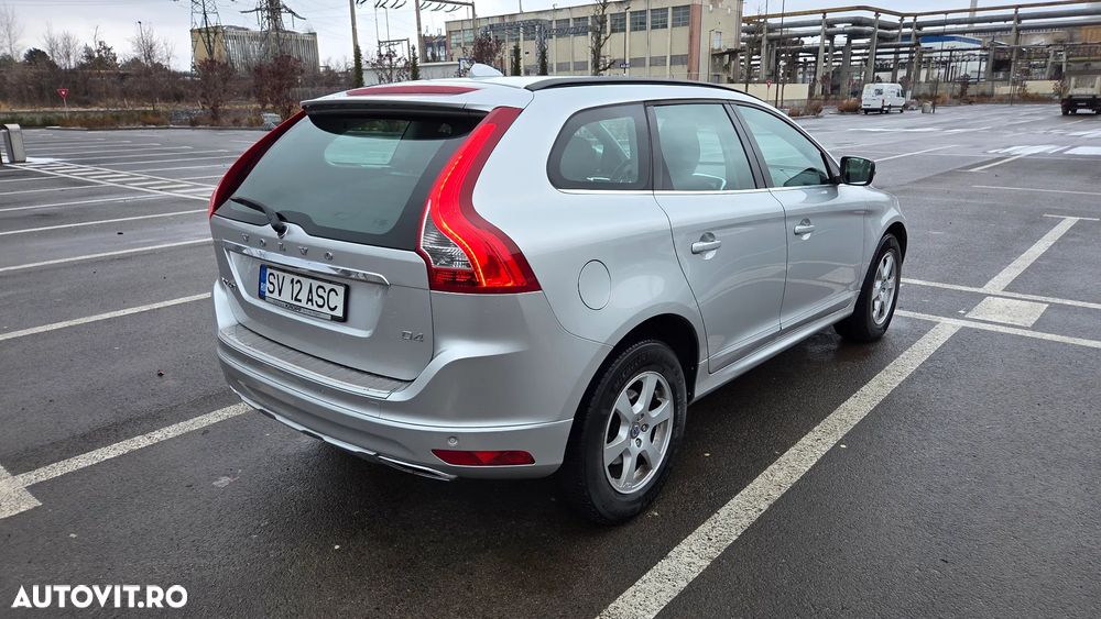 Volvo XC 60 D4 Geartronic Momentum - 4