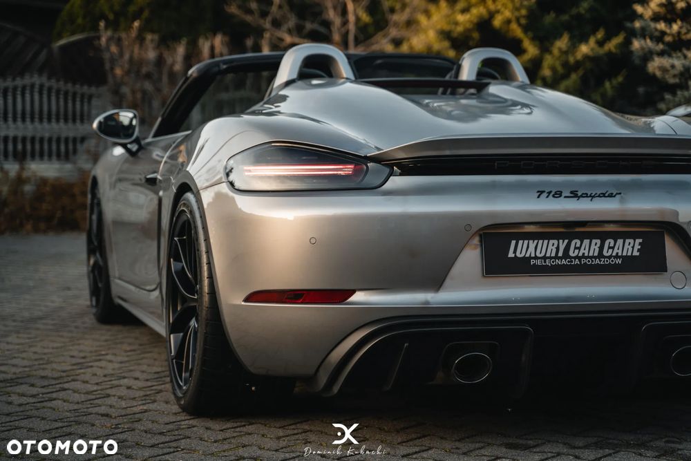Porsche 718 Spyder - 3