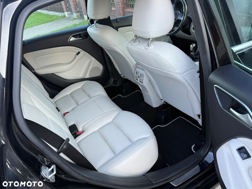 Mercedes-Benz Klasa B 200 CDI (BlueEFFICIENCY) - 25