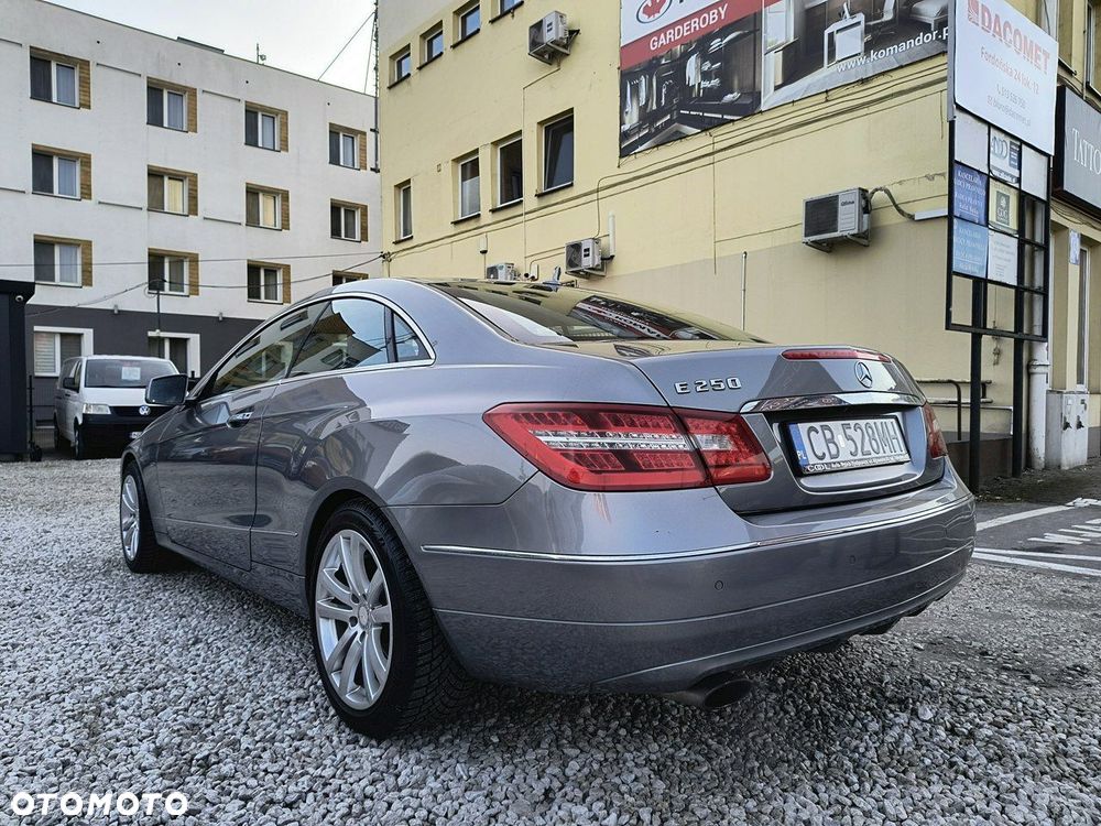 Mercedes-Benz Klasa E 250 BlueEFFICIENCY 7G-TRONIC - 35
