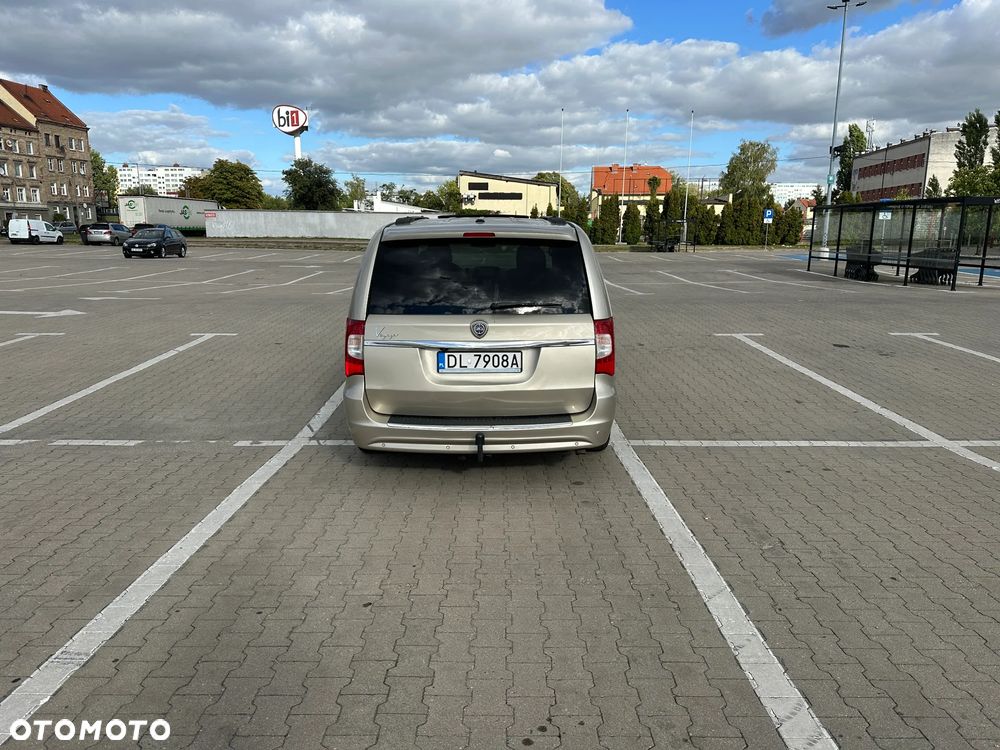 Lancia Voyager 3.6 Gold - 5