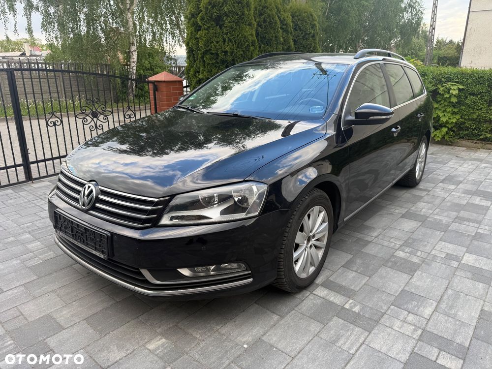 Volkswagen Passat - 1