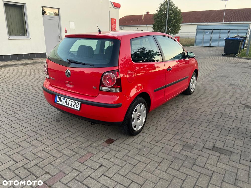 Volkswagen Polo 1.6 Trendline - 5
