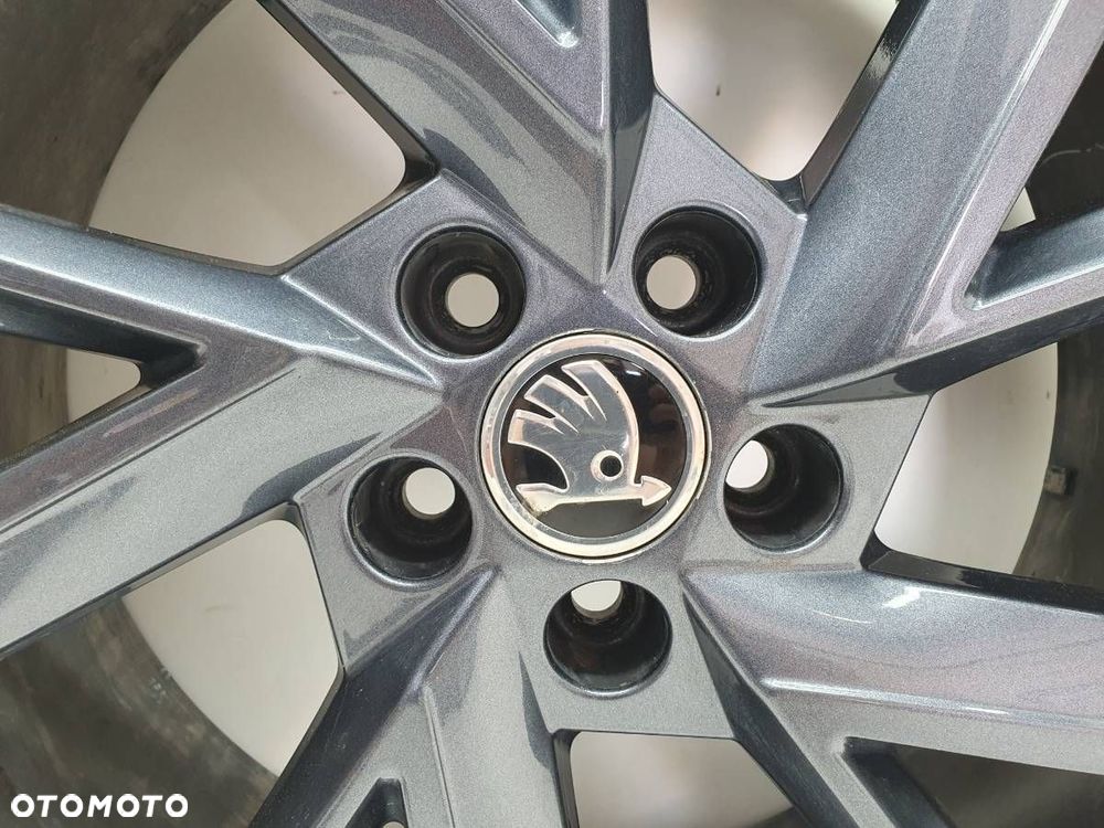 FELGA ALUMINIOWA 18 7J ET39 5X100 SKODA KAMIQ 657601025A - 5