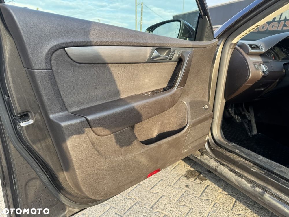 Volkswagen Passat 2.0 TDI Comfortline - 14