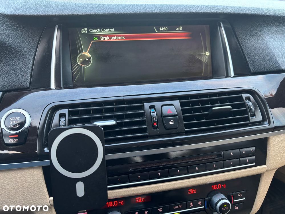 BMW Seria 5 528i xDrive - 38