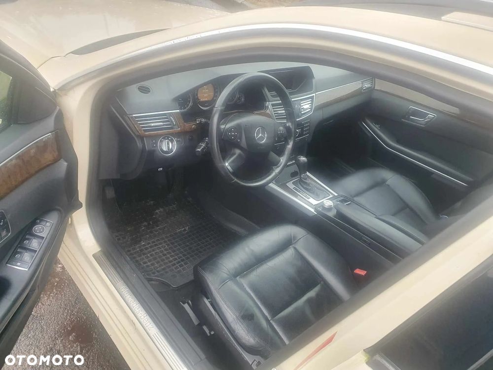 Mercedes-Benz Klasa E 200 BlueTEC 7G-TRONIC Classic - 6