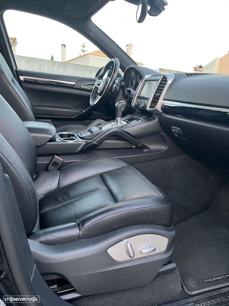 Porsche Cayenne S E-Hybrid - 21