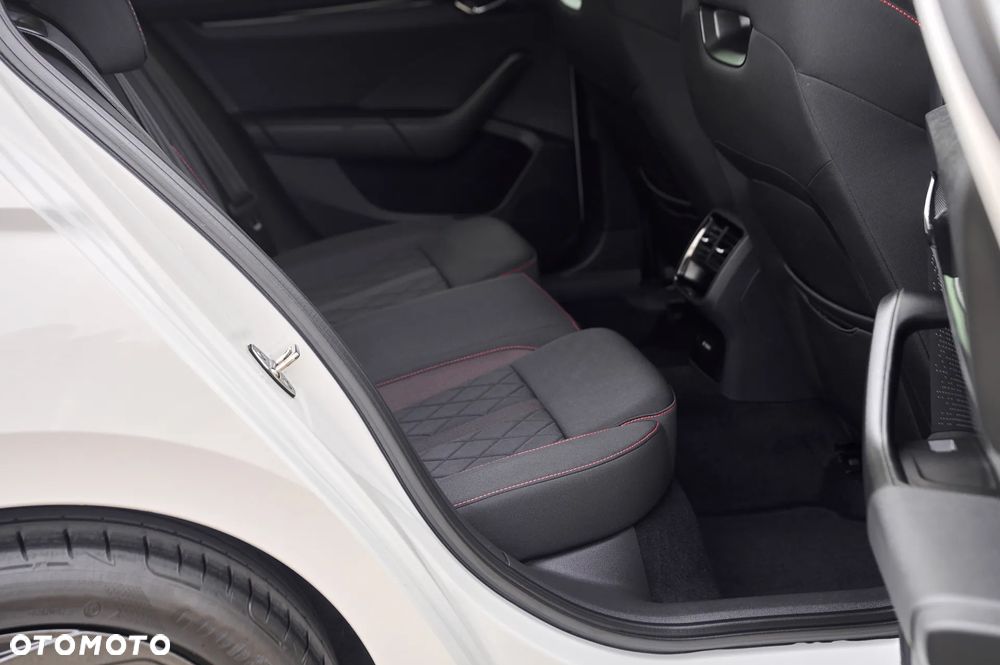 Skoda Octavia 2.0 TDI DSG RS - 29