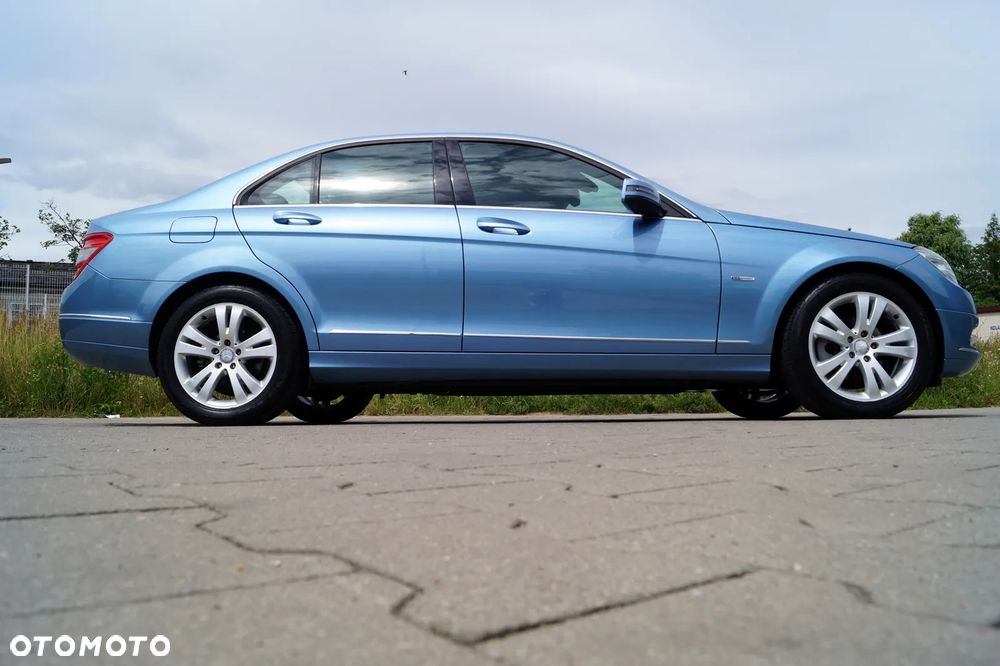 Mercedes-Benz Klasa C 180 CGI Automatik BlueEFFICIENCY Avantgarde - 6