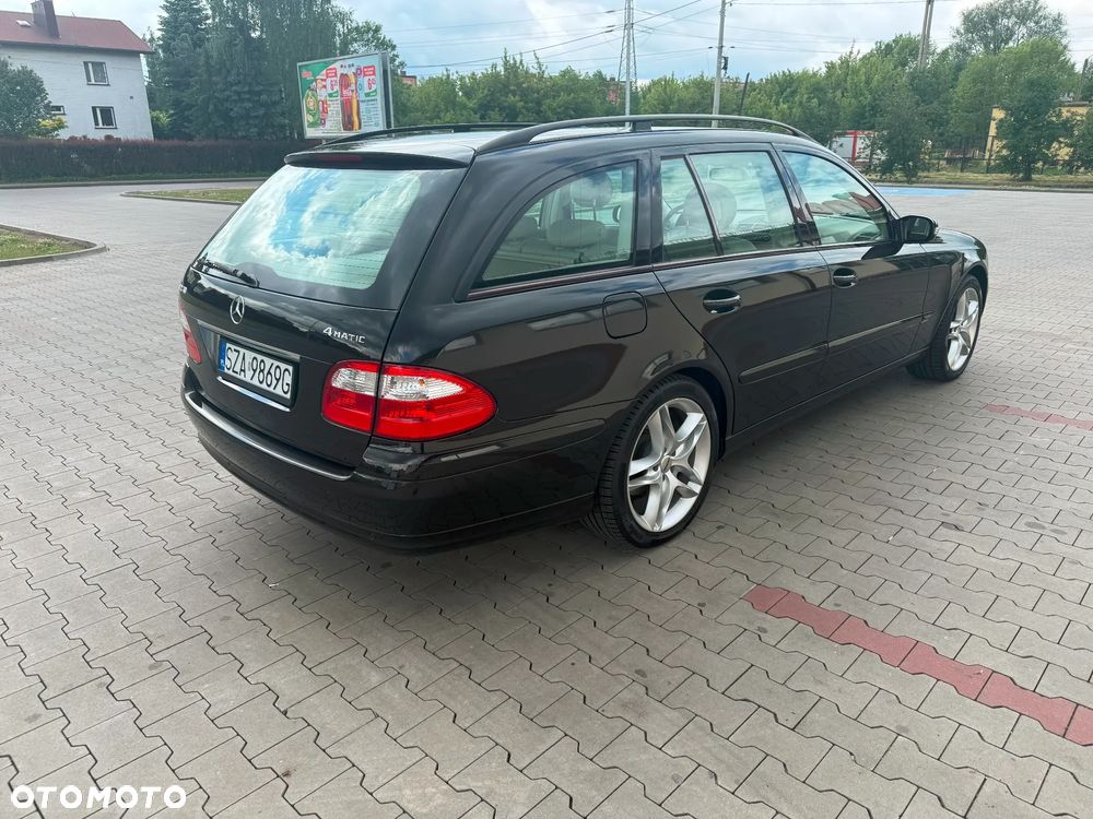 Mercedes-Benz Klasa E 240 4-Matic T Classic - 6