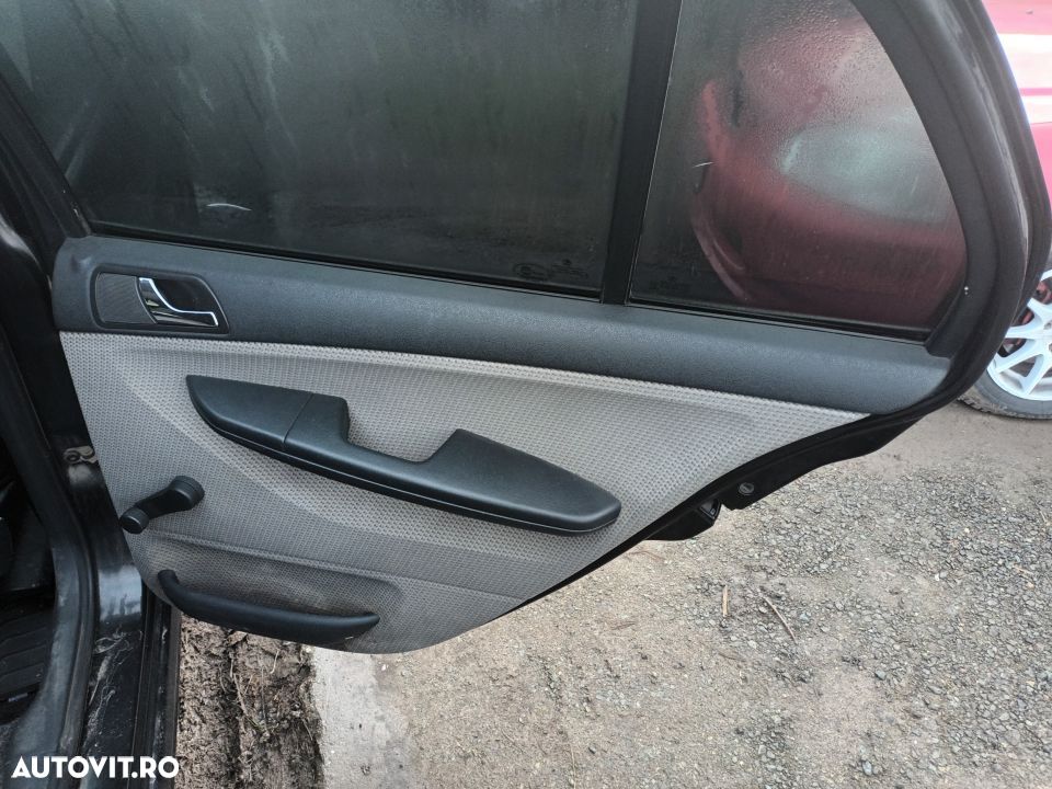 Dezmembrari  Skoda FABIA 1  1999  > 2008 1.2 Benzina - 8