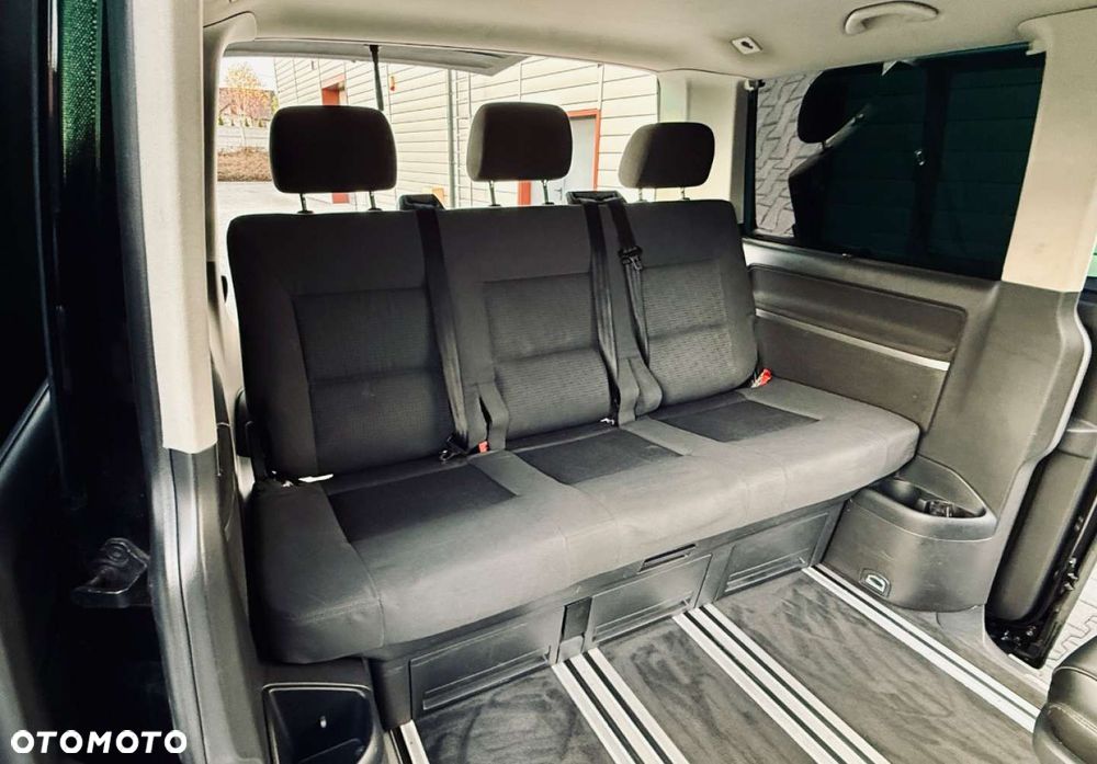 Volkswagen Multivan - 19