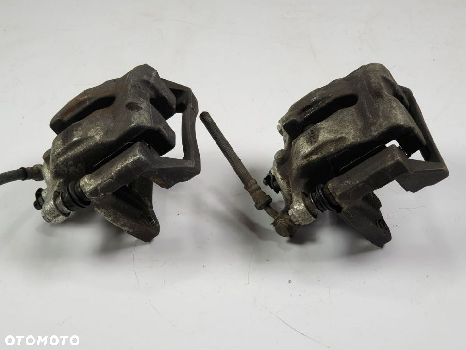 Zacisk Hamulcowy Tył RANGE ROVER SPORT LIFT 3.0TD 2009 2013 rok - 4