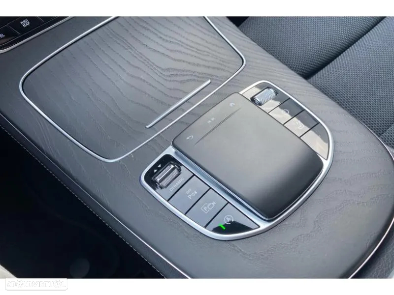 Mercedes-Benz E 220 d Avantgarde - 18