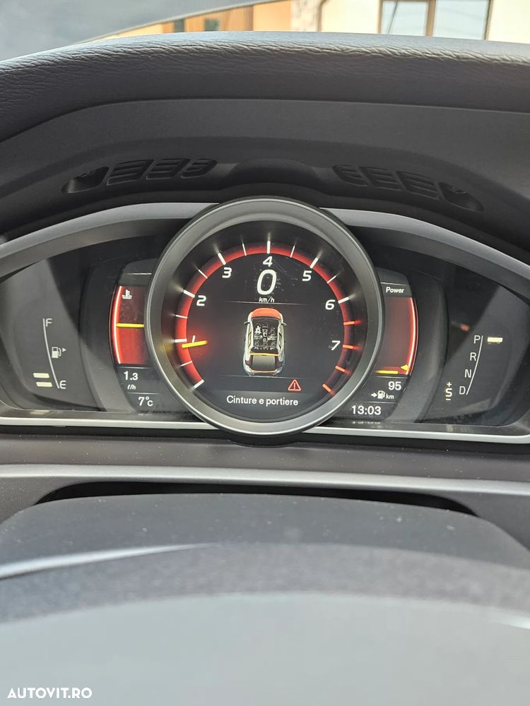 Volvo V40 T3 Geartronic RDesign - 6