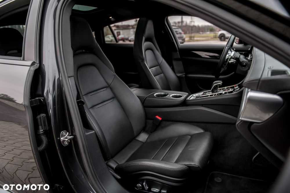 Porsche Panamera 4 GPF Executive - 35