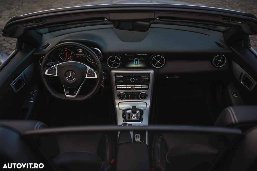 Mercedes-Benz SLC - 12