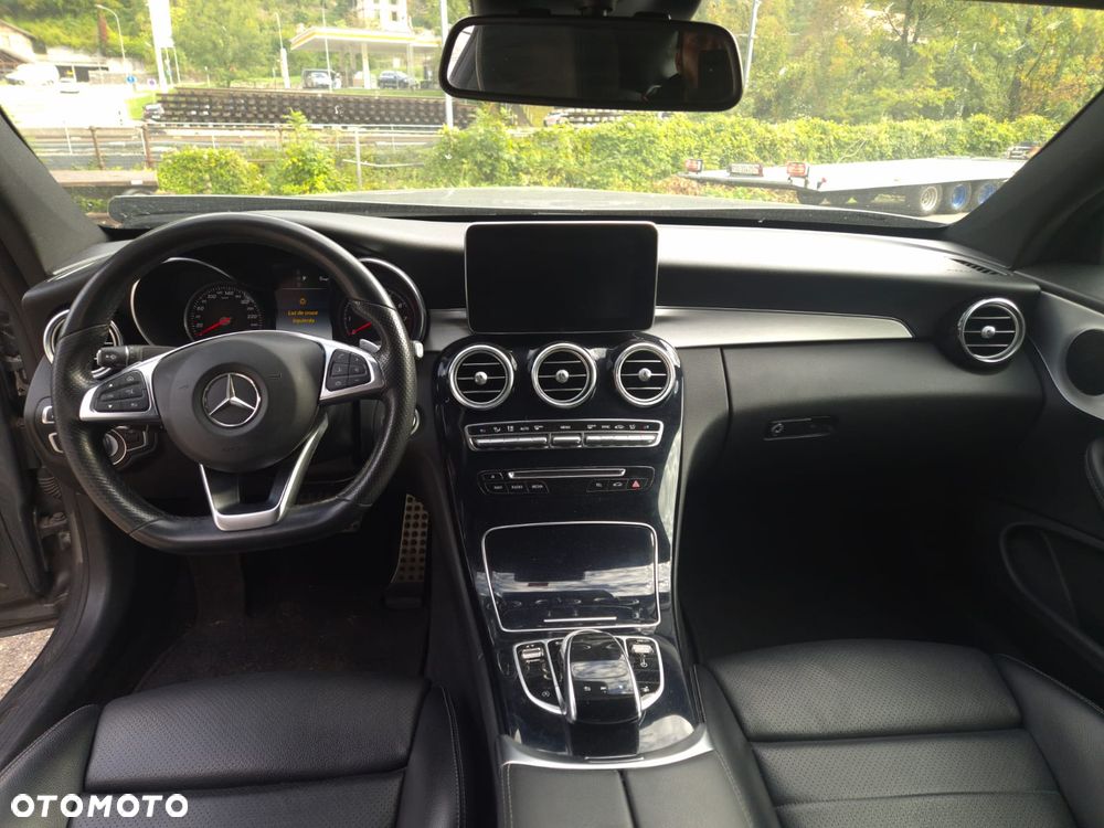 Mercedes-Benz Klasa C 400 4-Matic 9G-TRONIC - 14
