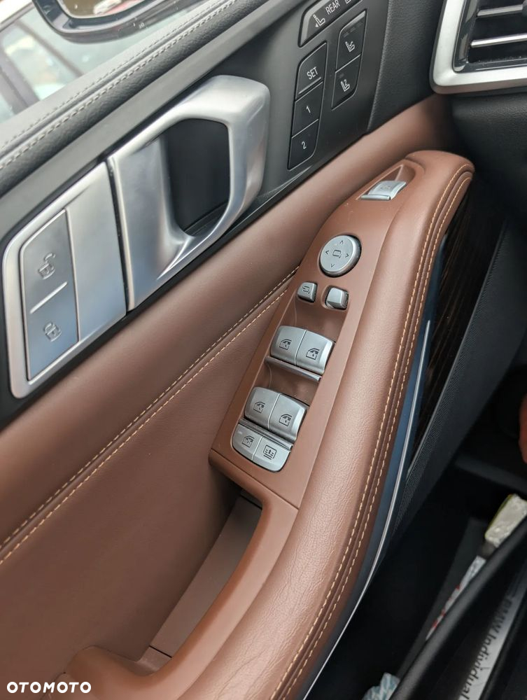 BMW X7 - 29