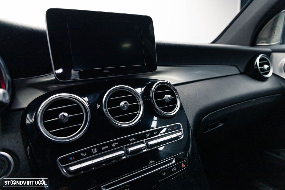 Mercedes-Benz GLC 220 d 4Matic 9G-TRONIC AMG Line - 33