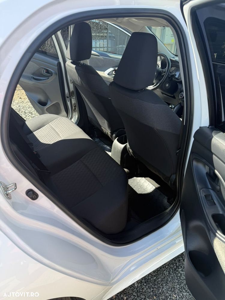 Toyota Yaris 1.5 MT Active - 11