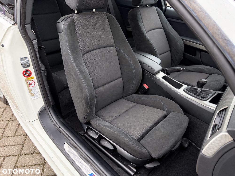 BMW Seria 3 320i - 13
