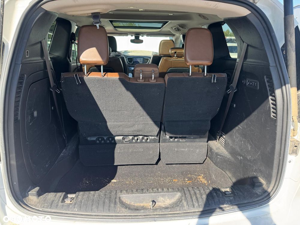 Chrysler Pacifica - 32