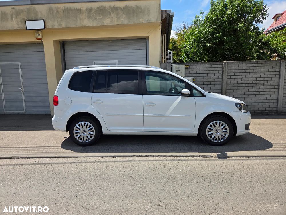 Volkswagen Touran 2.0 TDI DPF BlueMotion Technology Comfortline - 12