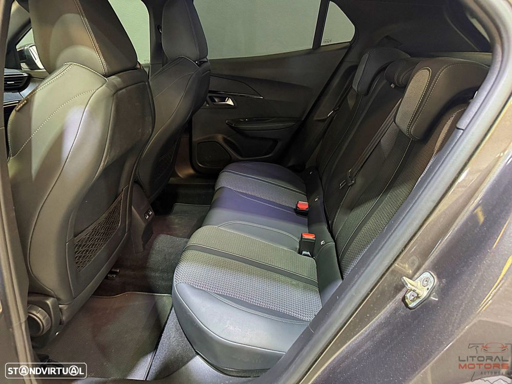 Peugeot 2008 1.2 PureTech GT Line EAT8 - 17