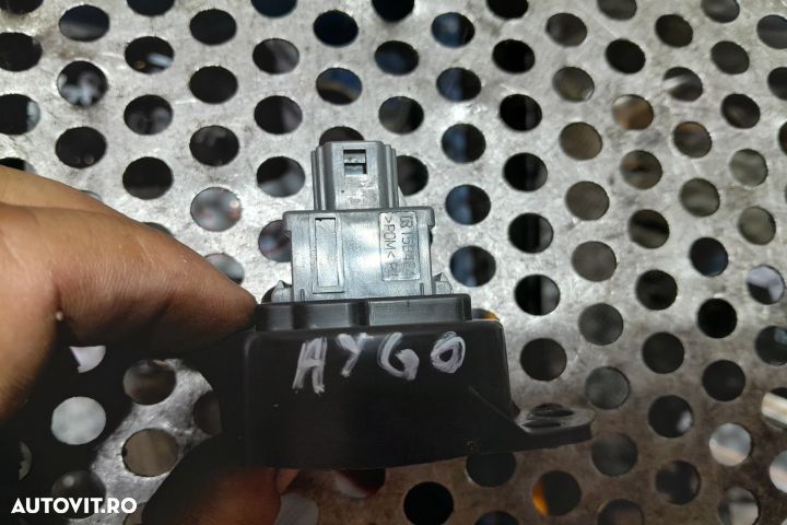 Buton avarie 15B424 15B424 Toyota Aygo 2 [2014 - 2020] Hatchback 1.0 - 2