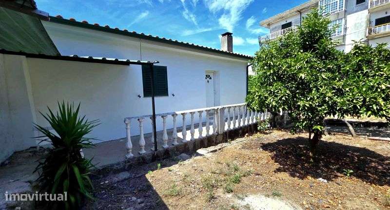 Moradia T2+1 com terreno com 925m² - Grande imagem: 2/10