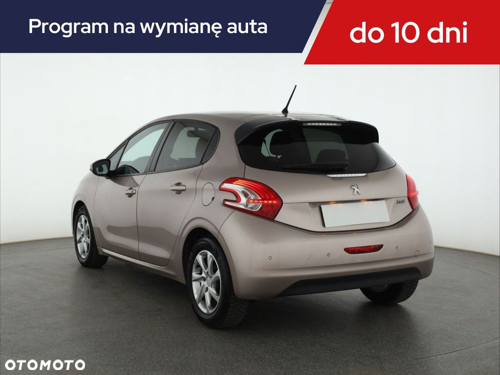 Peugeot 208 - 6