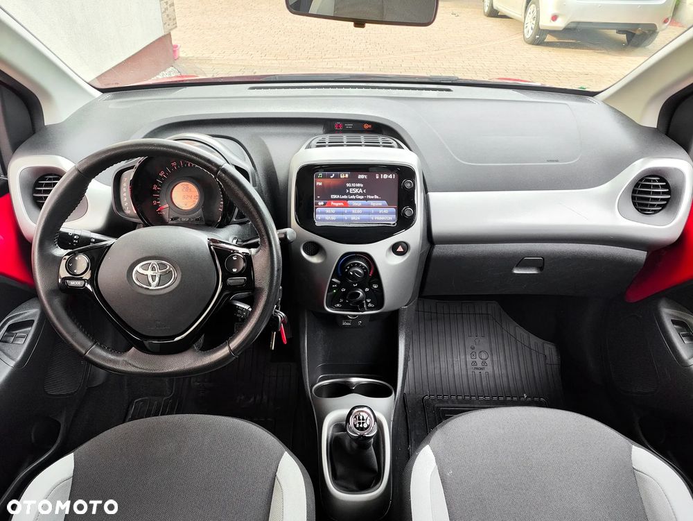 Toyota Aygo x-wave - 6
